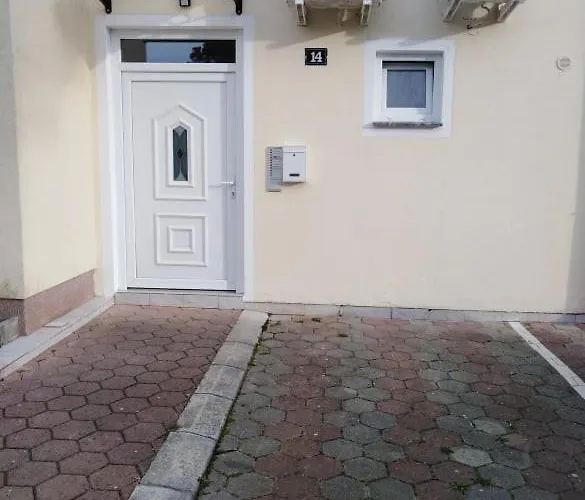 Tonko - S Balkonom Apartment Zaton (Zadar)